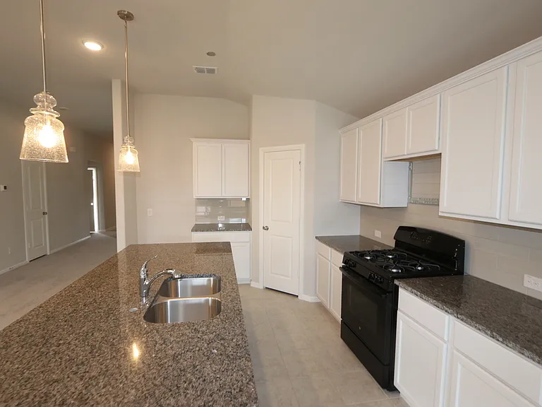 6125 Hightower St — Photo 4