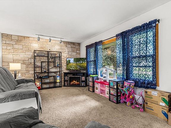 5th image of 465 Neevel AVENUE