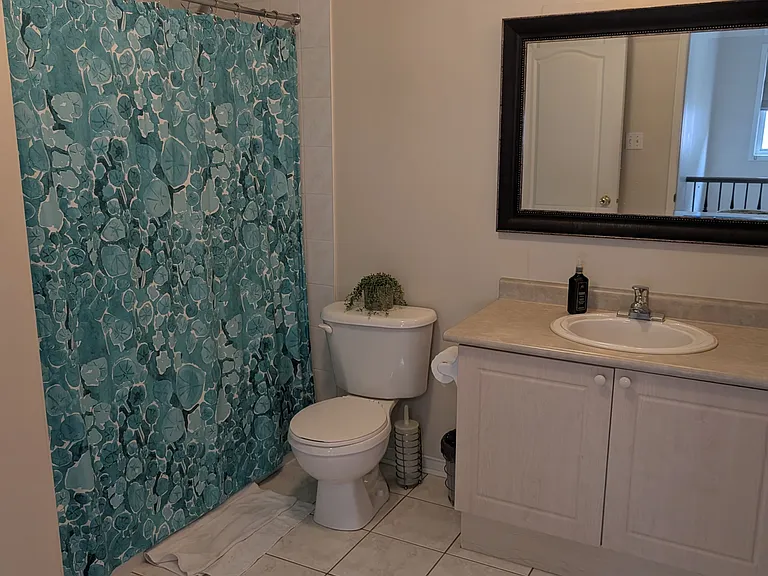 24 Farthingale Cres — Photo 12