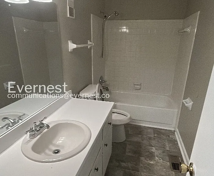 2445 Hampstead Dr — Photo 6