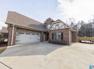 427 River Oaks Ln, Helena, AL 35080