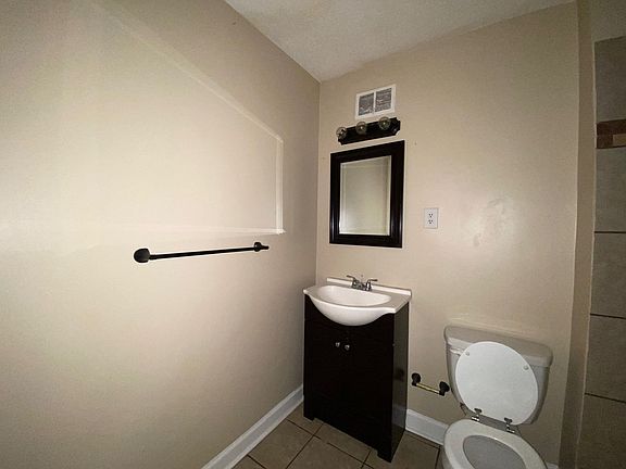 5th image of 341 Whiteville Ave