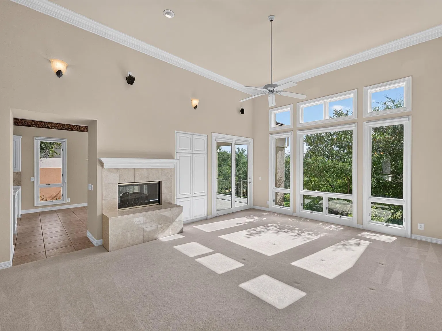 3 bed, 2.5 bath, 2548 sqft, $8,000 — Photo 4