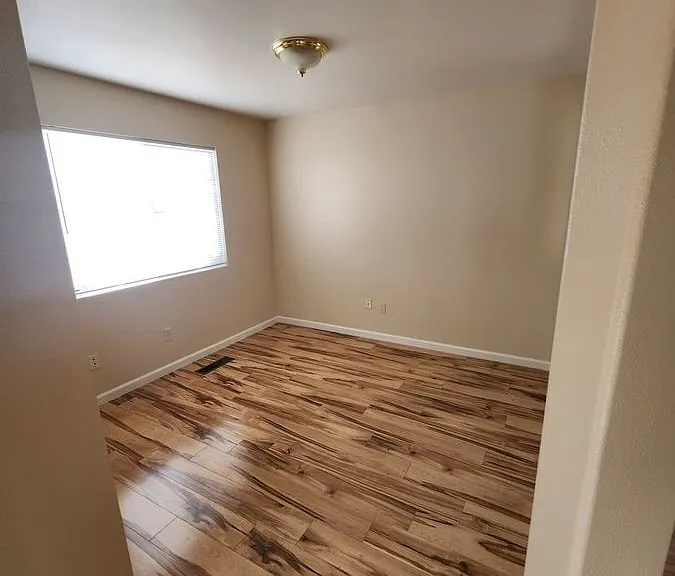 4025 Kings Row — Photo 7