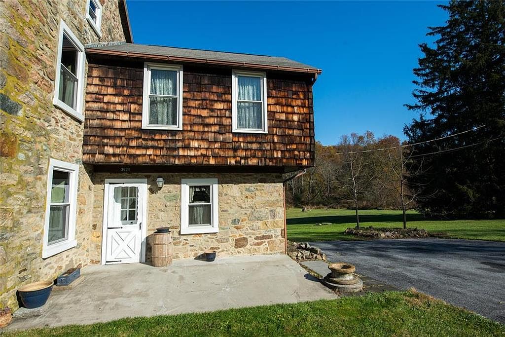 3621 Quarry Dr Emmaus Pa 18049 Mls 670630 Zillow