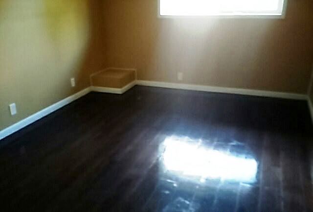 2nd image of 109 Cedarmont Ct