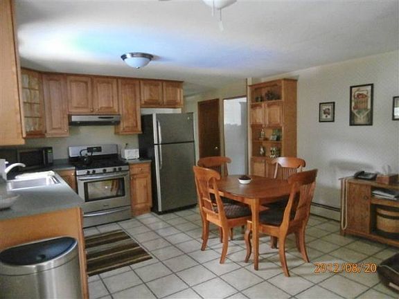 Kitchen w/SS appliances