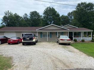 31 Willow Oaks Dr, Paris, TN 38242