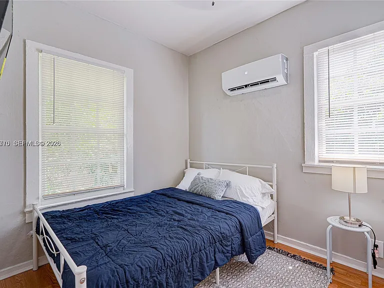 227 SW 30th Ave #B — Photo 12