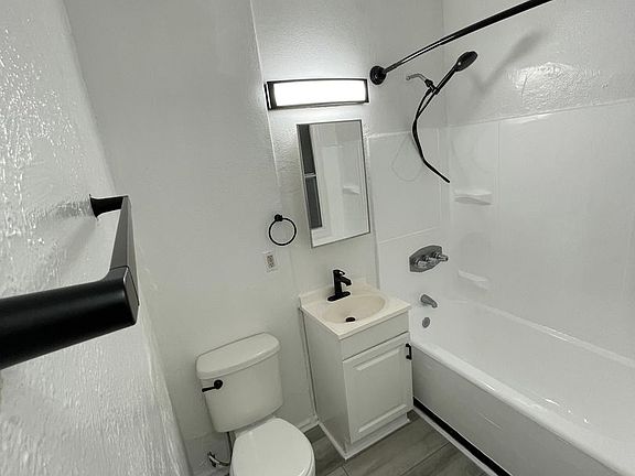 5th image of 1310 S Wilton Pl #302