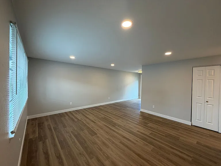 207 Dorn 8-plex — Photo 4