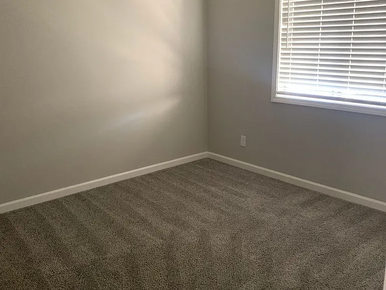 Dry Creek Apartments — Photo 17