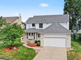 2613 Marcus Dr, Troy, MI 48083