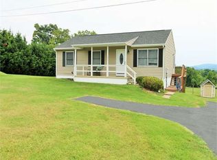 271 Yale Dr, Waynesboro, VA 22980
