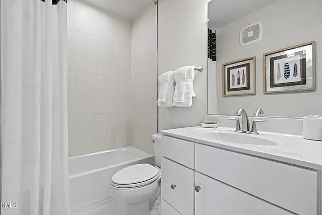 111 N Franklin St #100 — Photo 9
