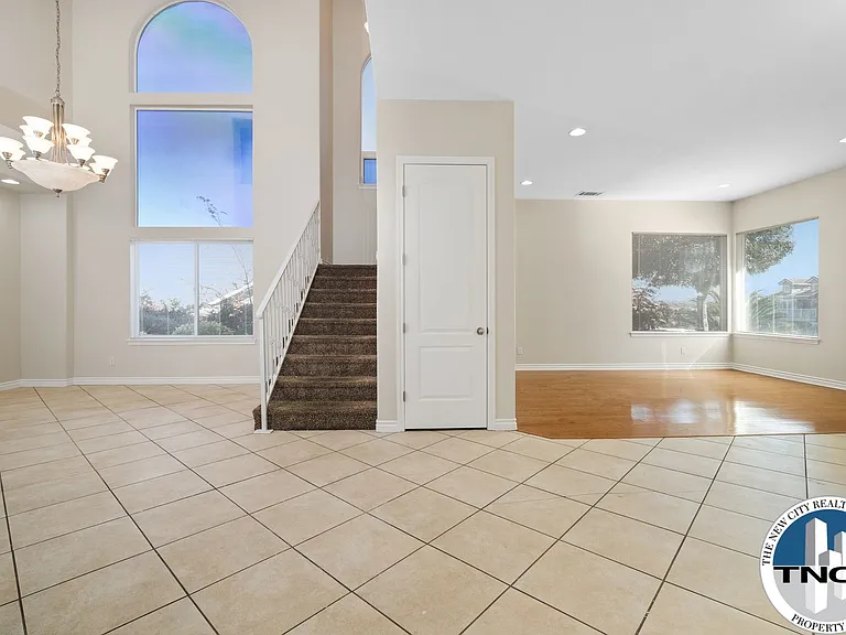 17998 Vista Point Dr — Photo 10
