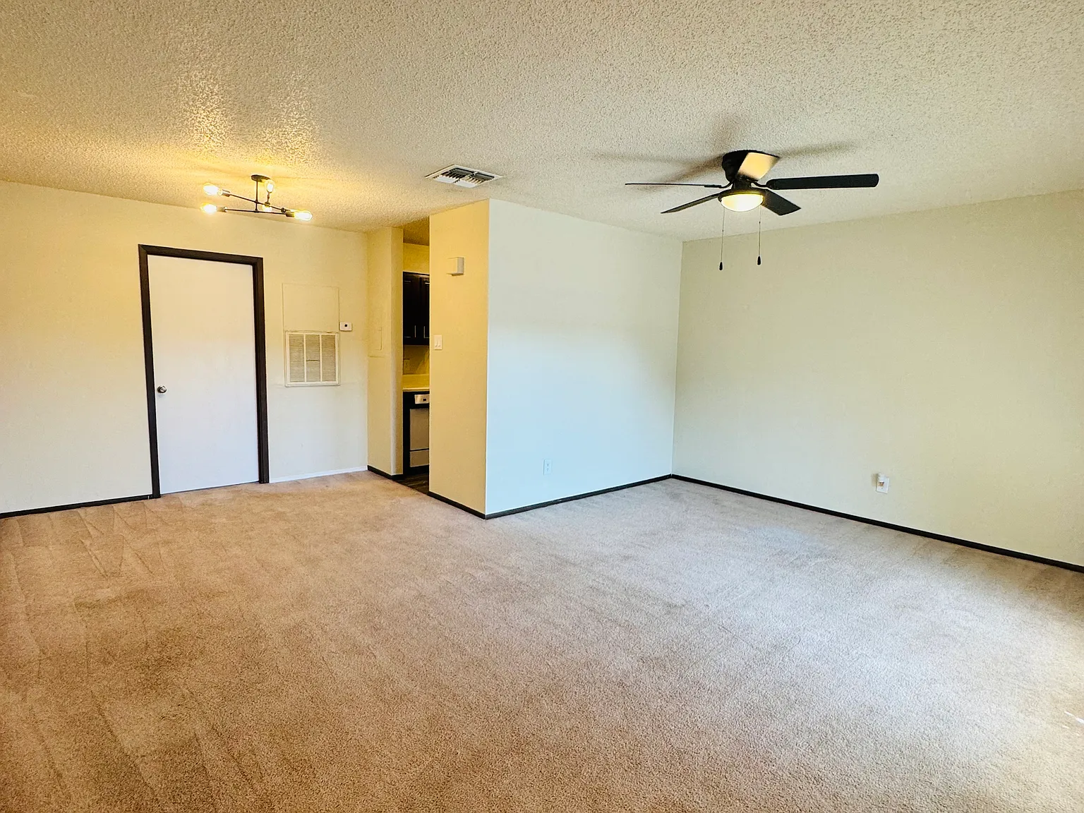 6801 Camden Ln — Photo 3