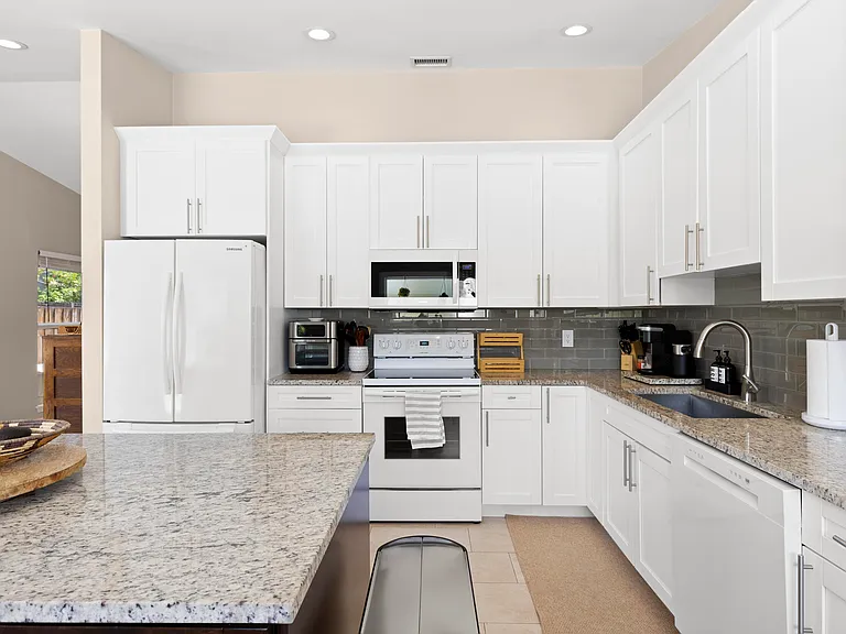 4114 Bay Laurel Way — Photo 35
