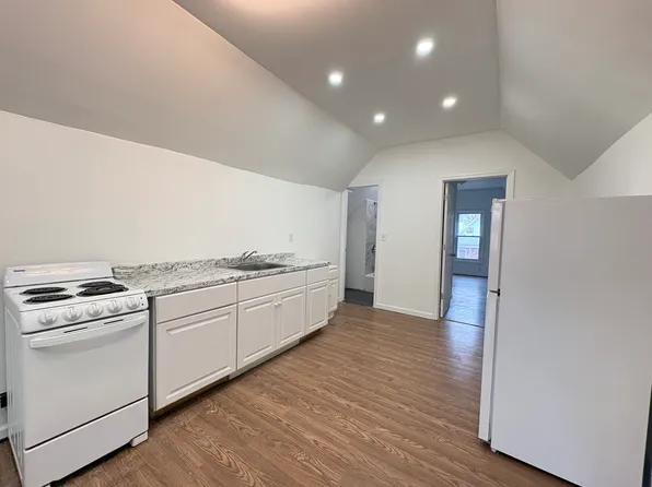 954 E Grand St, Elizabeth, NJ