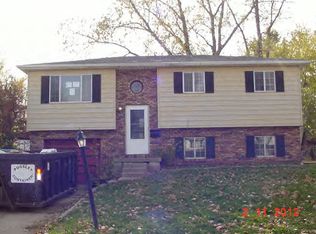 3289 Dove Dr, Decatur, IL 62526