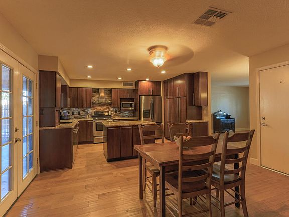 4th image of 539 W La Donna Dr