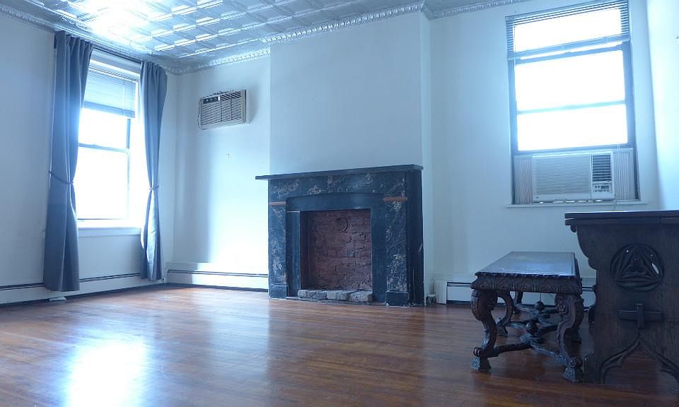 1st image of 133 Smith St #1