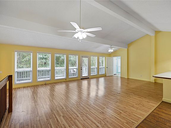 4th image of 37 Gilbert Ln