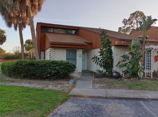 2058 Sunset Point Rd APT 18, Clearwater, FL 33765