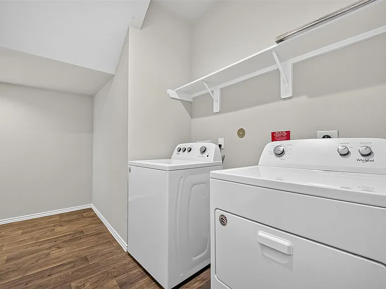 2330 Georgina Falls Dr — Photo 29