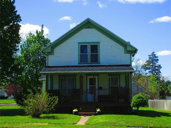 208 S Canfield St, Dunkerton, IA 50626