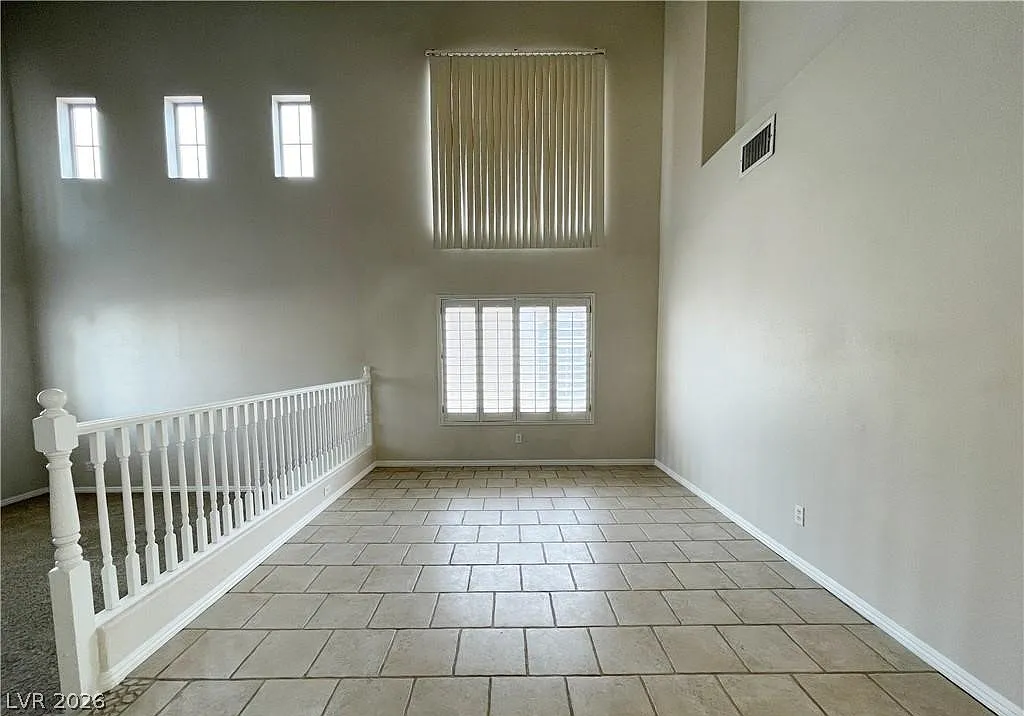 4 bed, 2.5 bath, 2523 sqft, $2,995 — Photo 4