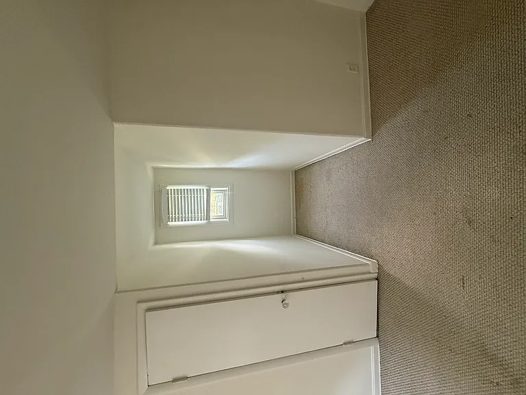 1004 Gillock St — Photo 33