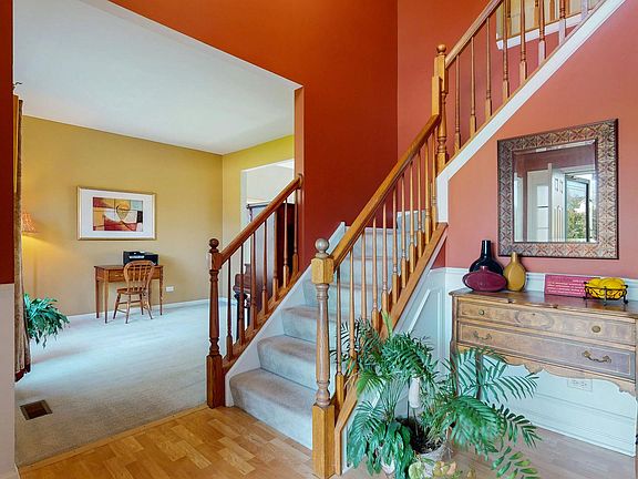 4th image of 351 Southwind Ct