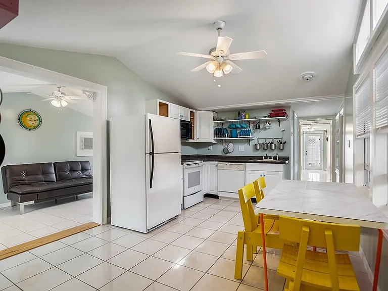 1680 SW 84th Ave — Photo 17
