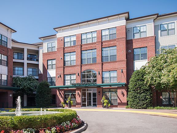 Spacious One- to Two-Bedroom Apartments in Lorton, VA