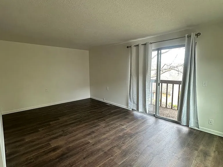 745 E Lazon Dr — Photo 25