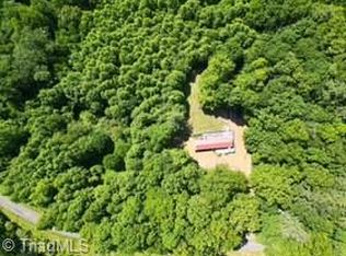 4885 Groundhog Mountain Rd, Hillsville, VA 24343
