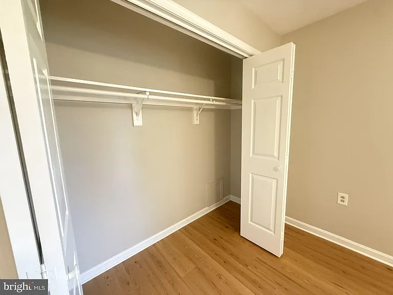824 Appleseed Ct — Photo 17
