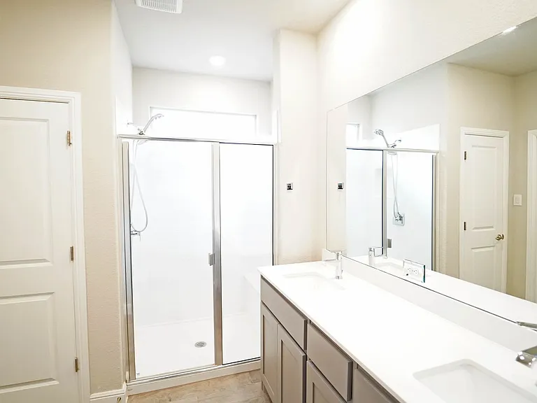 2401 Goodnight Ranch Dr — Photo 8