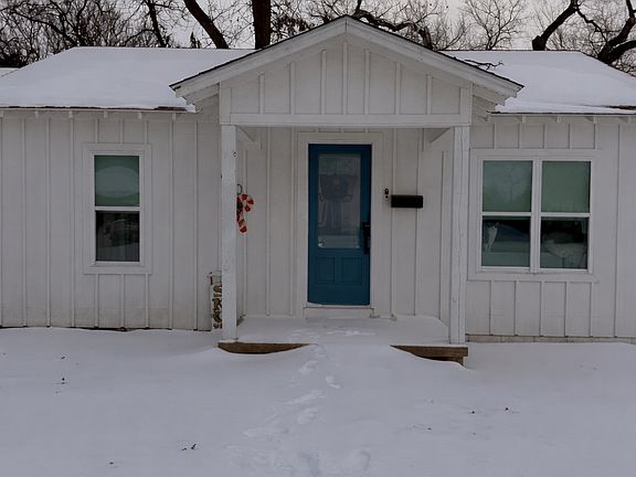 2nd image of 600 Sycamore Dr