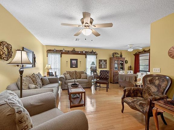 2nd image of 6336 Shane Ln