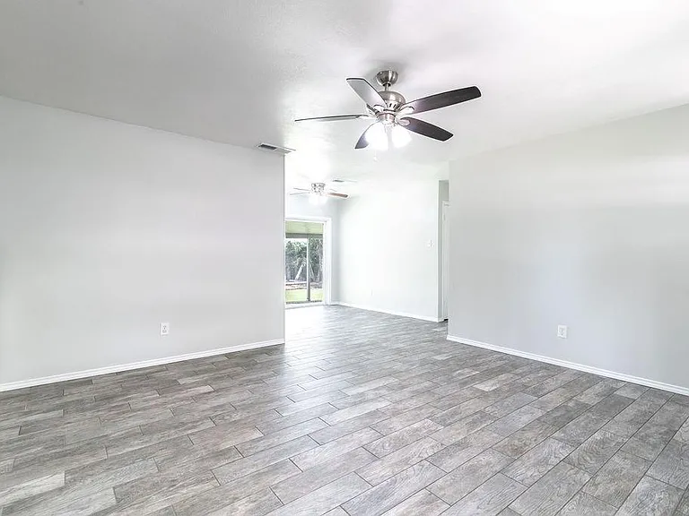 1515 Glenmeadows Dr — Photo 6