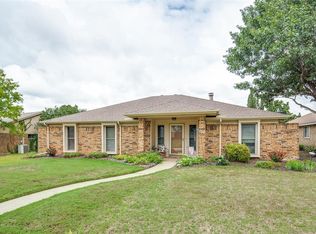 1025 Summertree Cir, Plano, TX 75025