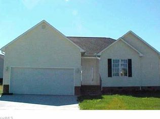 5 Conner Ct, Thomasville, NC 27360