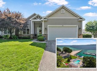 898 N Bay Cliff Dr #25, Suttons Bay, MI 49682