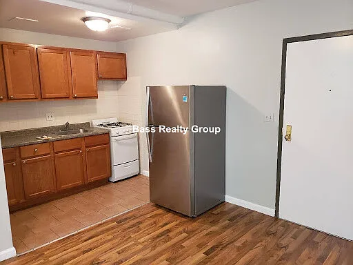 1718 W Estes Ave #5G — Photo 5