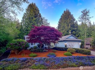 33 Goldfinch Ln, Port Ludlow, WA 98365