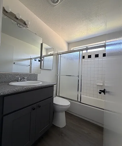 1240 N Cherokee Ave — Photo 9