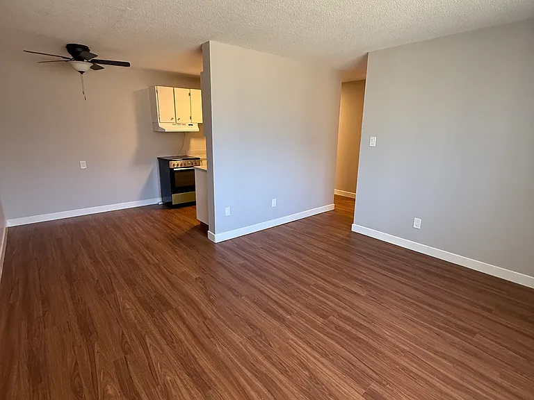 11920 102nd St NW — Photo 5