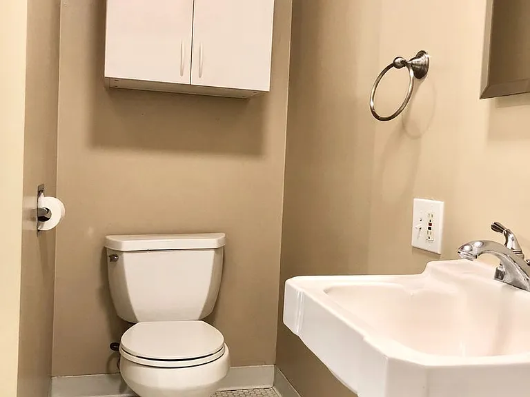 815 15th Ave E #5 — Photo 8